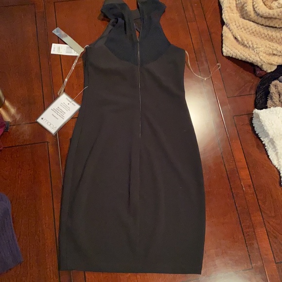 Black dress - Picture 3 of 4